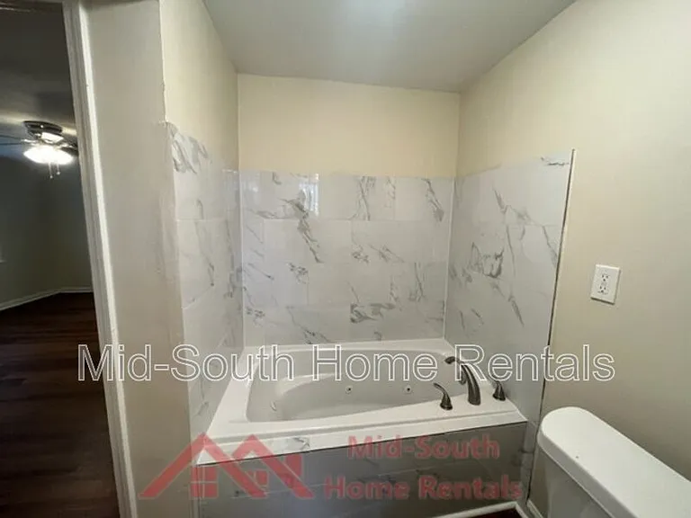 858 Eyers Rd — Photo 18