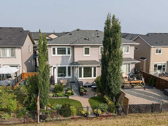 2nd image of 212 N Evansglen Close NW