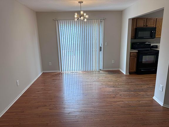 4th image of 2640 Fernwood Ave