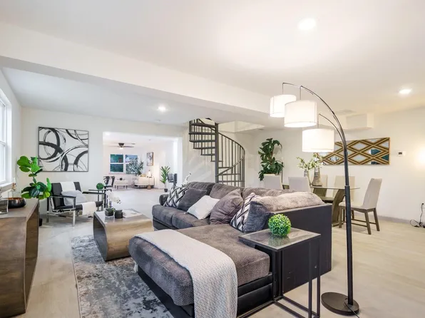 2718 Anderson St, Irving, TX 75062