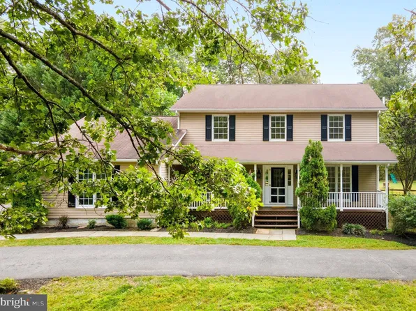 5901 Moore Rd, Marshall, VA 20115