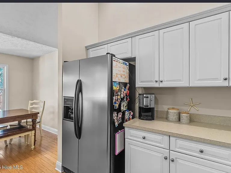 513 Catamaran Dr — Photo 5