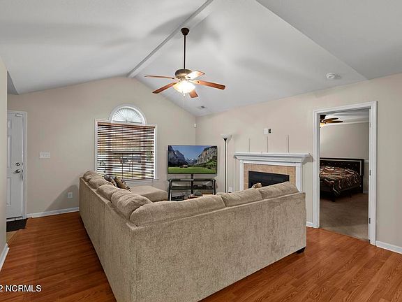 3rd image of 102 Crystal Stone Way
