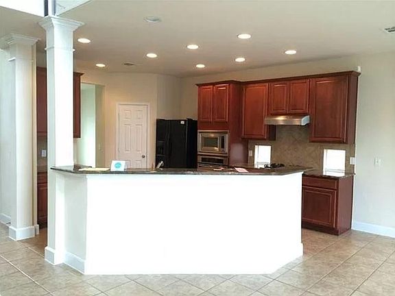 5th image of 2672 Salorn Way