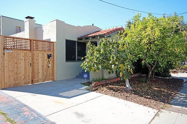 1st image of 2631 Collier Ave #1