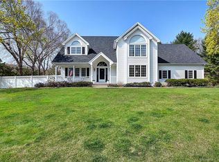 90 Fairway Xing, Glastonbury, CT 06033