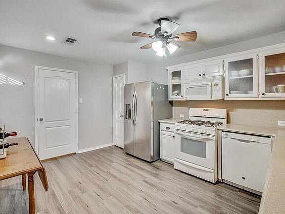 5th image of 1897 Helen Ln