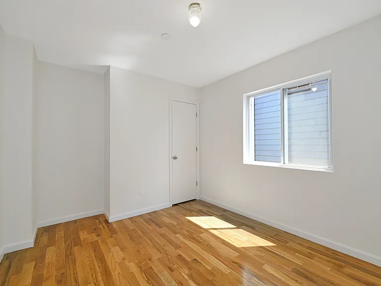 14 Girard St #B — Photo 6