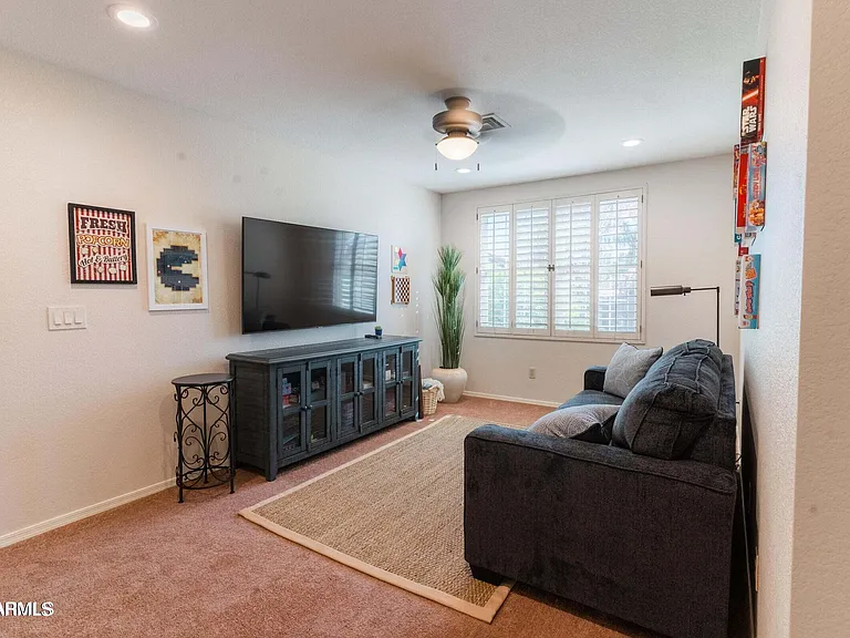 2322 E Millbrae Ct — Photo 24