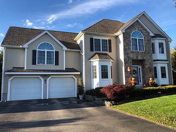 4th image of 6 Julianna Dr