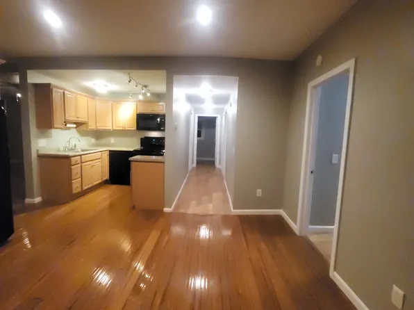26 Mount Pleasant St #1, Derry, NH 03038