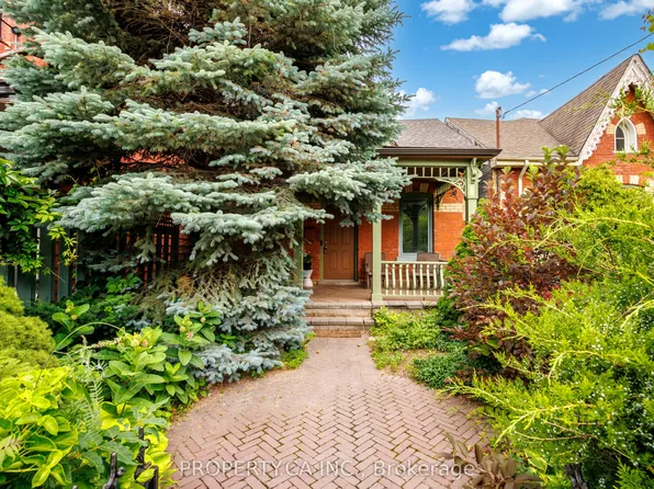 233 Clinton St, Toronto, ON M6G 2Y4