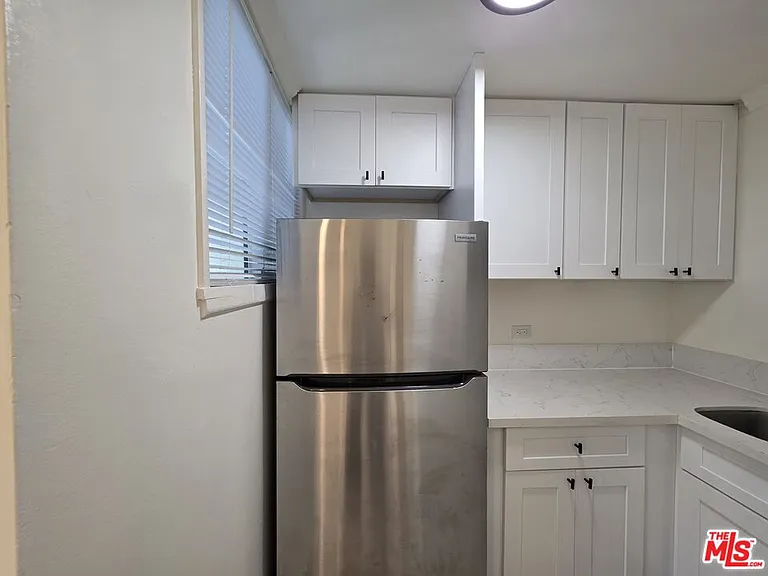 2400 Vanderbilt Ln #2400A — Photo 11