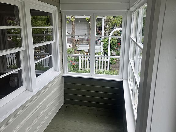 3rd image of 264 NE 2nd Ave