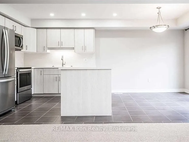 135 Acacia Rd — Photo 28