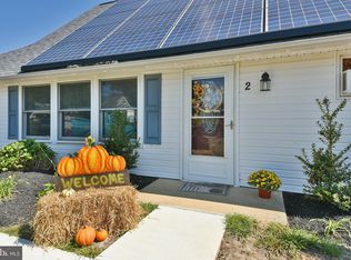 2 Crestwood Rd, Levittown, PA 19057