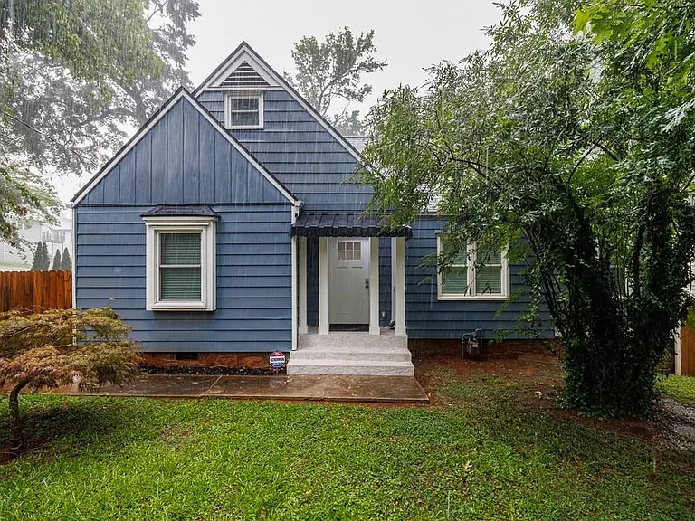 593 Lynnhaven Dr SW — Photo 1