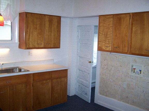 5th image of 652 Glenwood Ave