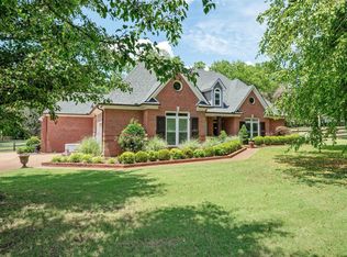 685 Cold Creek Dr, Collierville, TN 38017