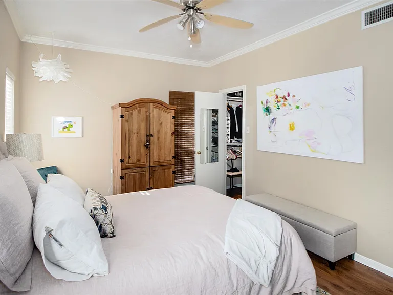 728 Bering Dr #K — Photo 11