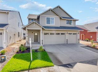 455 S 8th St, Carlton, OR 97111