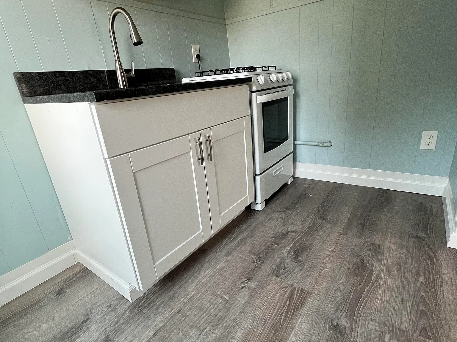 1 bed, 950 sqft, $1,175 — Photo 1