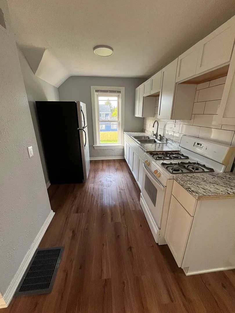 3533 Douglas Ave. — Photo 1