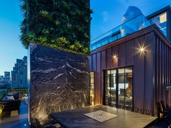 11 East 68th Street image 15 of 19