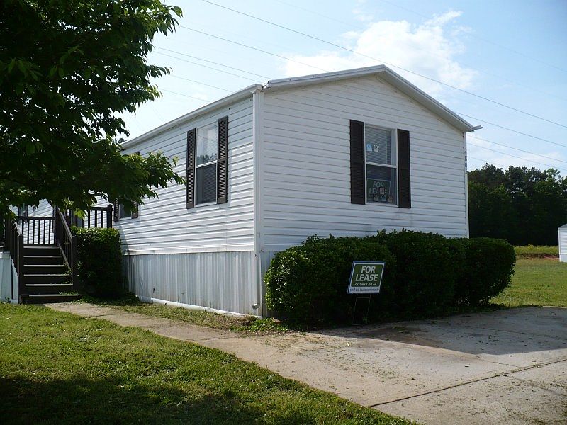 2nd image of 2805 Ridgeview Trl