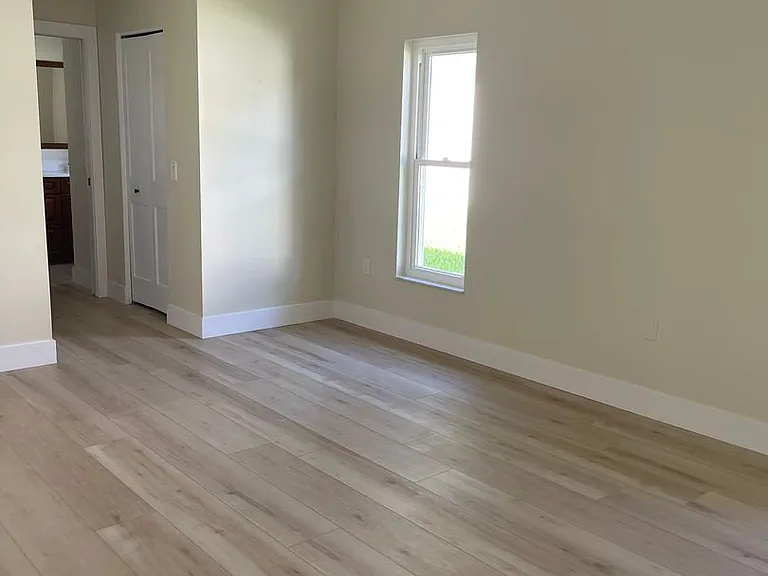 8143 Laurel Green Dr — Photo 6