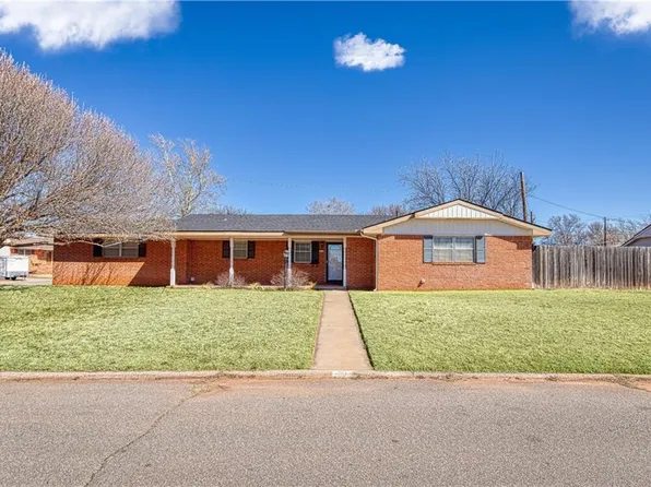 110 Ramsey Dr, Elk City, OK 73644