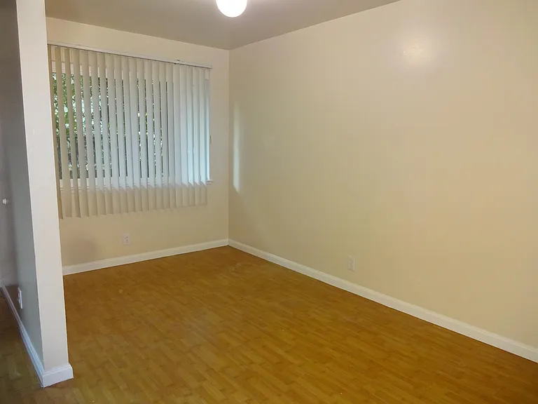 487 S 6th St #1 — Photo 3