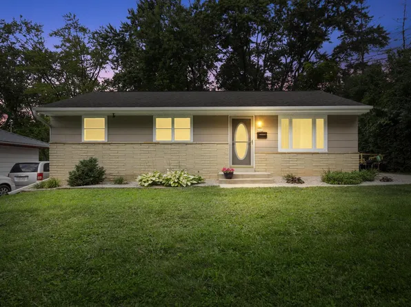 2122 Briar DRIVE, West Bend, WI 53090