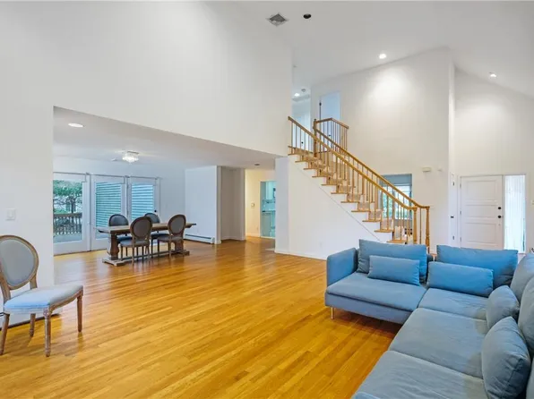 4 Berkley Court, Briarcliff Manor, NY 10510