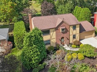 7282 Thornapple Ln, Solon, OH 44139