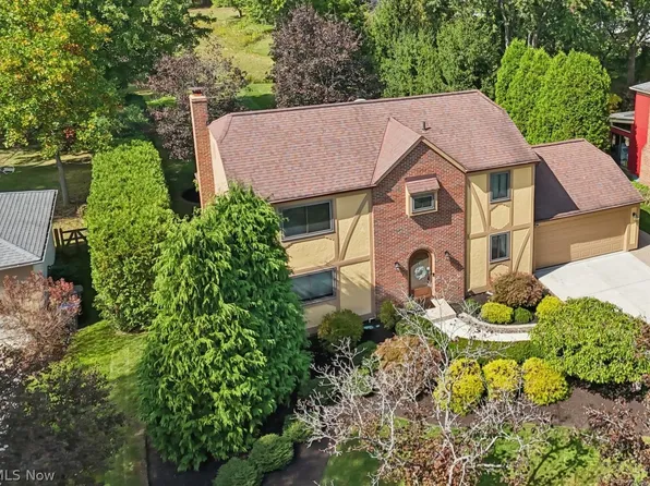 7282 Thornapple Ln, Solon, OH 44139