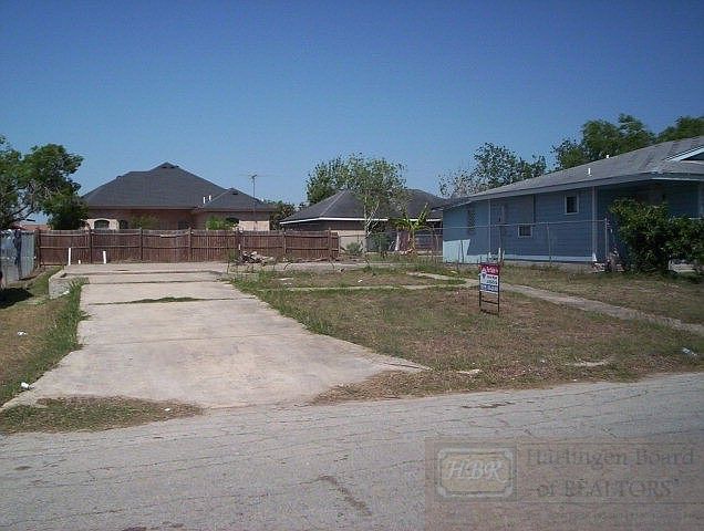 1st image of 2005 Ponderosa Dr