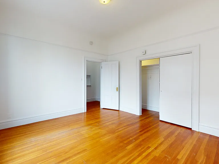 3097 Washington St #14 — Photo 7