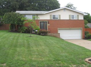 118 Lycoming Dr, Coraopolis, PA 15108