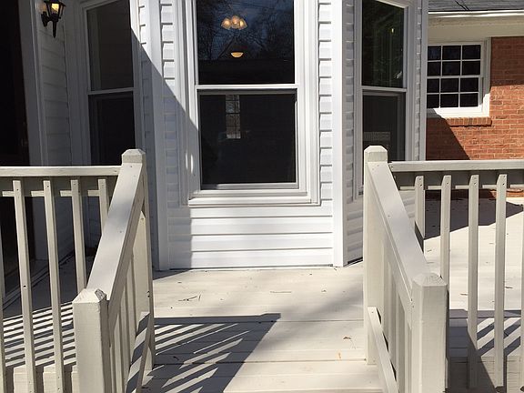 3rd image of 718 E Hoke St