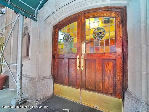 4th image of 319 E 50th St APT 3E