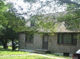 44 Asbury Ave, Westbury, NY 11590