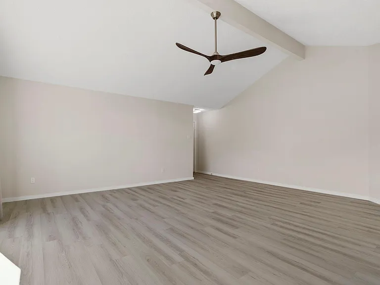 2210 Trail West St — Photo 7
