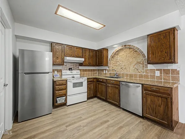 2355 W PAMPA Avenue, Mesa, AZ 85202