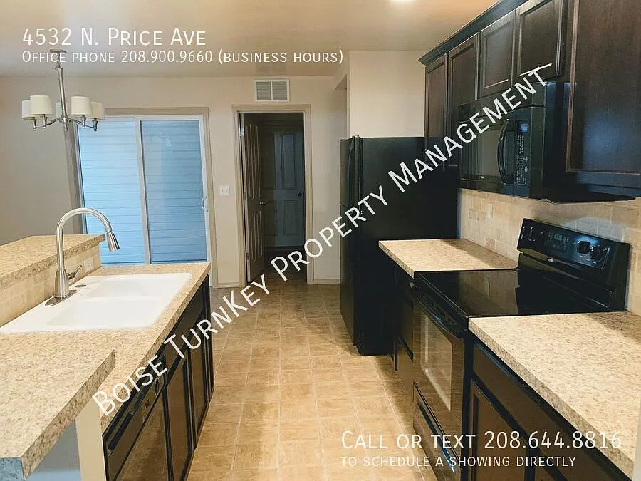 Cute-as-a-button, single level 3bd home near Village in great neighborhood! — Photo 3