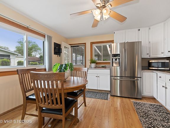5th image of 1523 Larry Ln