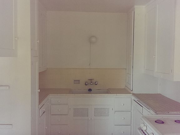 4th image of 664 W 9th St