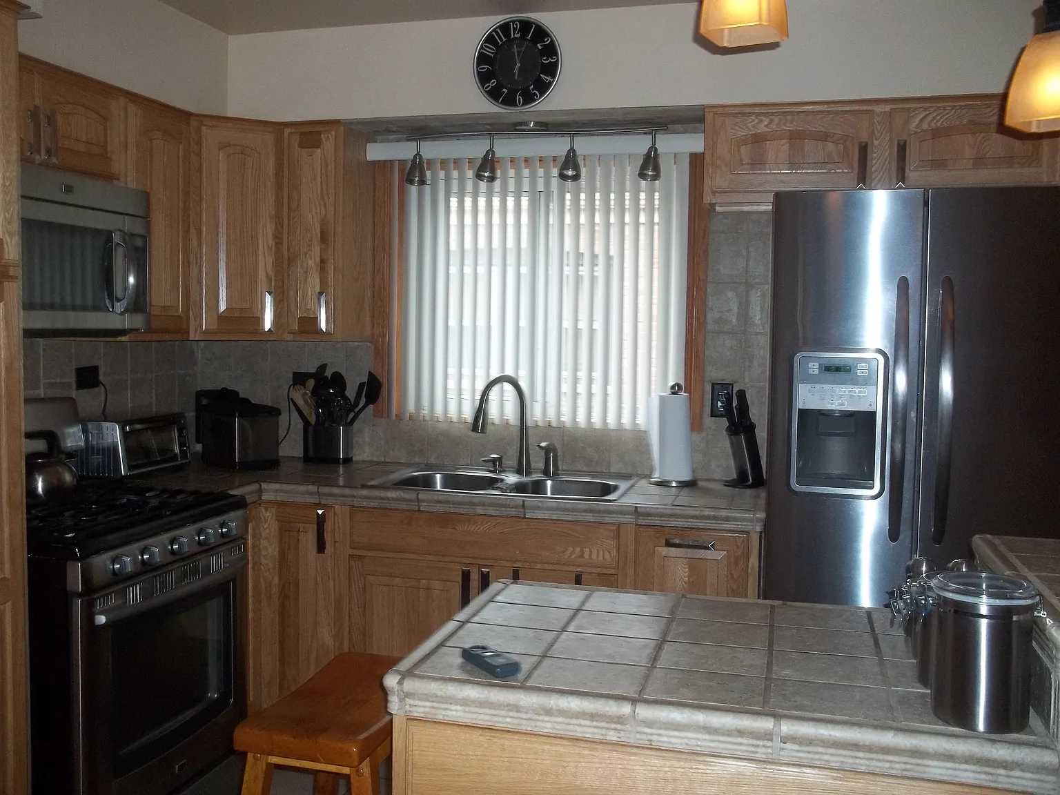 14427 Kimbark Ave photo 1