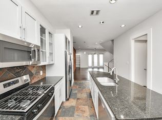 2911 Chartres St, Houston, TX 77004