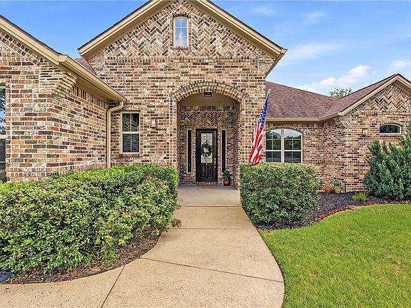 3rd image of 10096 Lancaster Dr